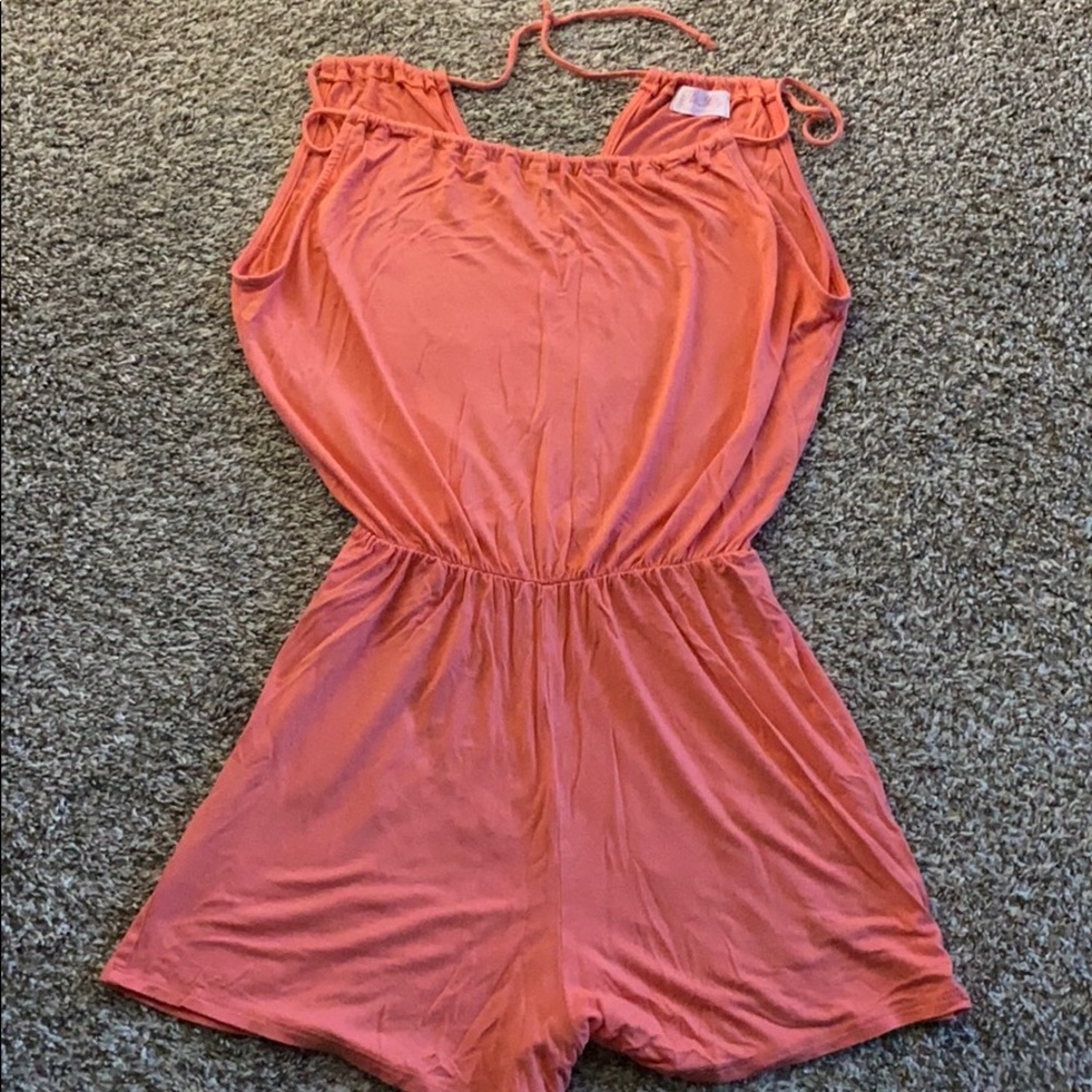 Pink lily roper . Like new only worn once. Sz sm